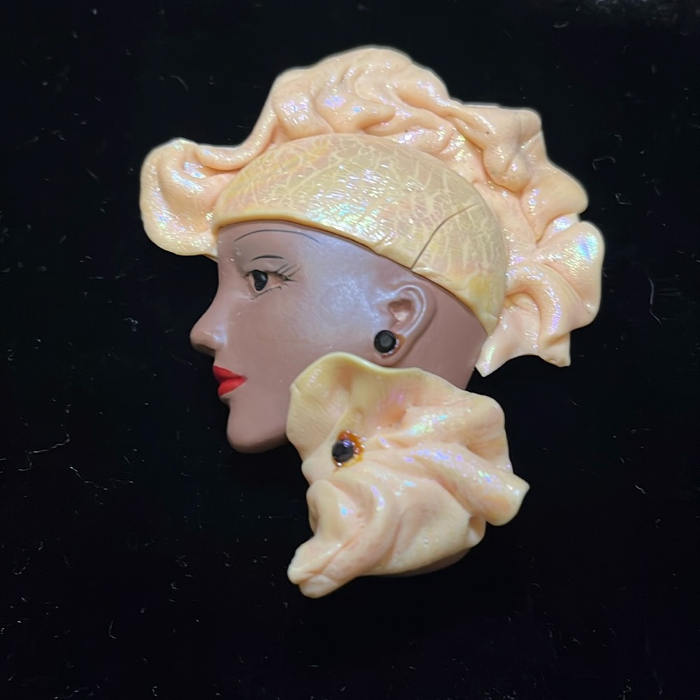 Vintage Head Brooch/Pin/Pendant